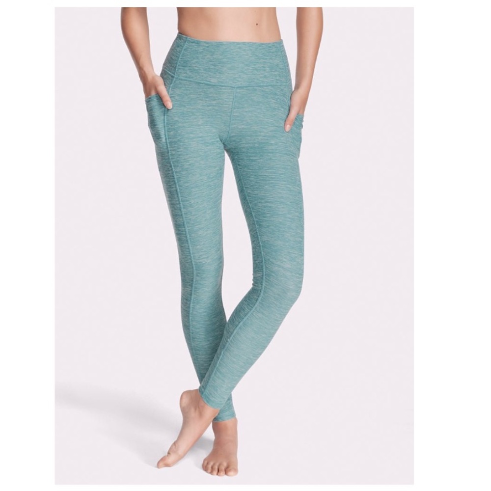 VICTORIA'S SECRET Essential Pocket Legging